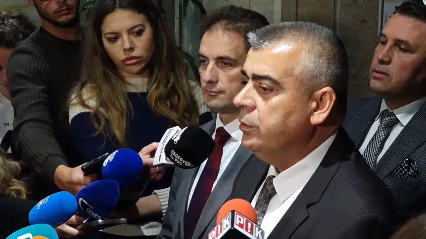 АПС: Очакваме вотът на недоверие да успее