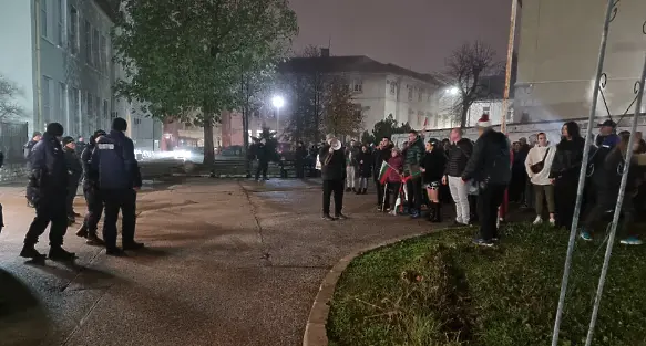 Заради тормоз над семейството му: Кметът на Враца завежда дело срещу протестиращи