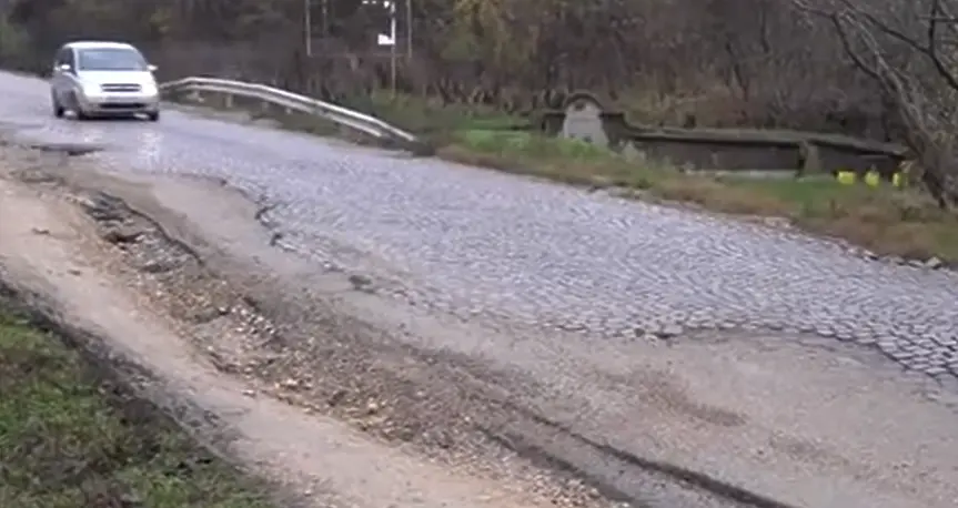 Критичен участък: Част от план за евакуация, е с дупки и проблеми