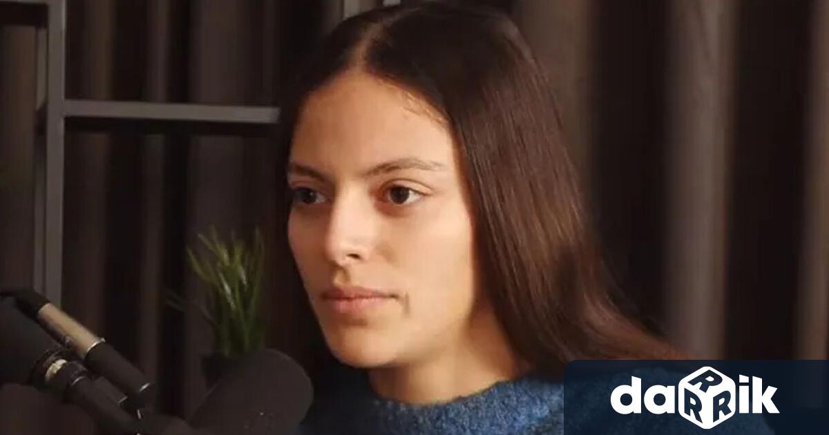 Активно протестиращата за промени в здравеопазването и властта студентка по