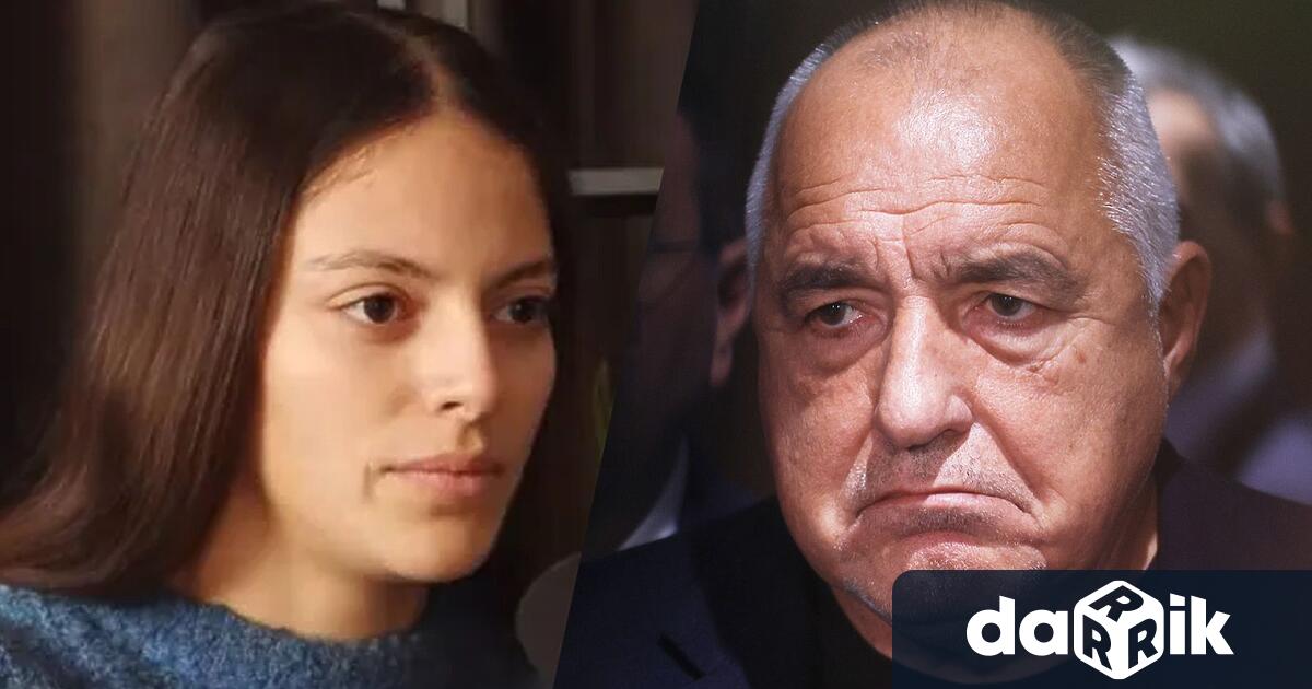 Активно протестиращата за промени в здравеопазването и властта студентка по