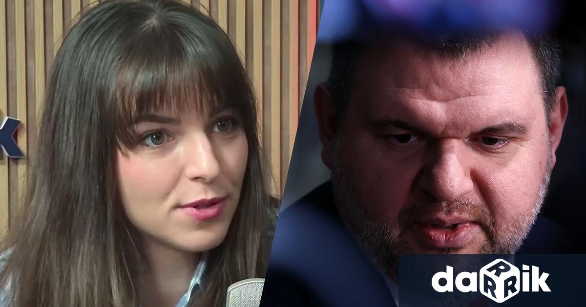 Част от най активните млади протестиращи в лицето на инфлуенсърът