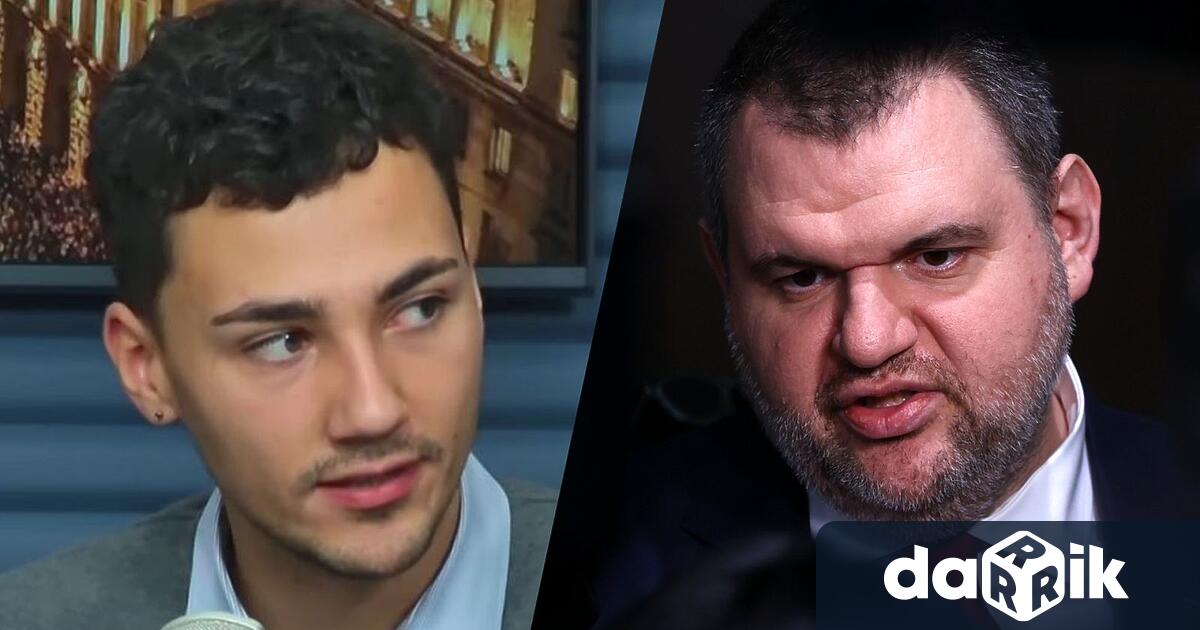 Част от най активните млади протестиращи в лицето на инфлуенсърът