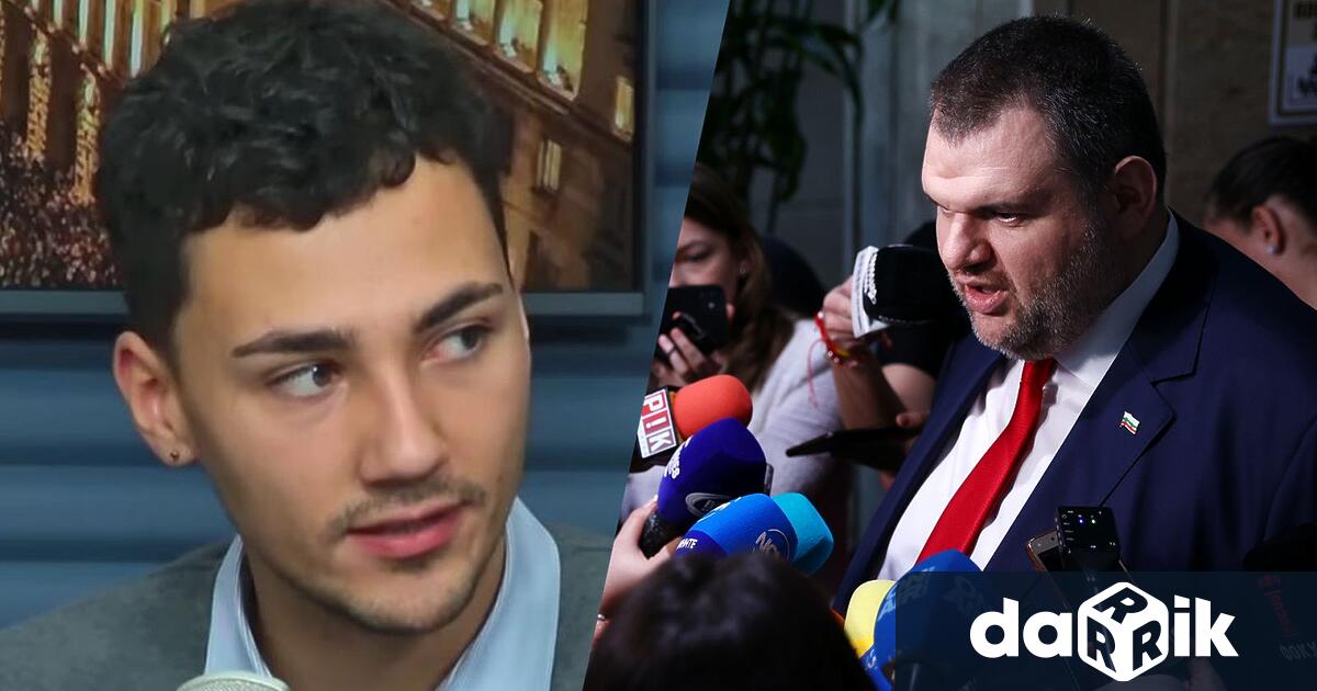 Част от най активните млади протестиращи в лицето на инфлуенсърът