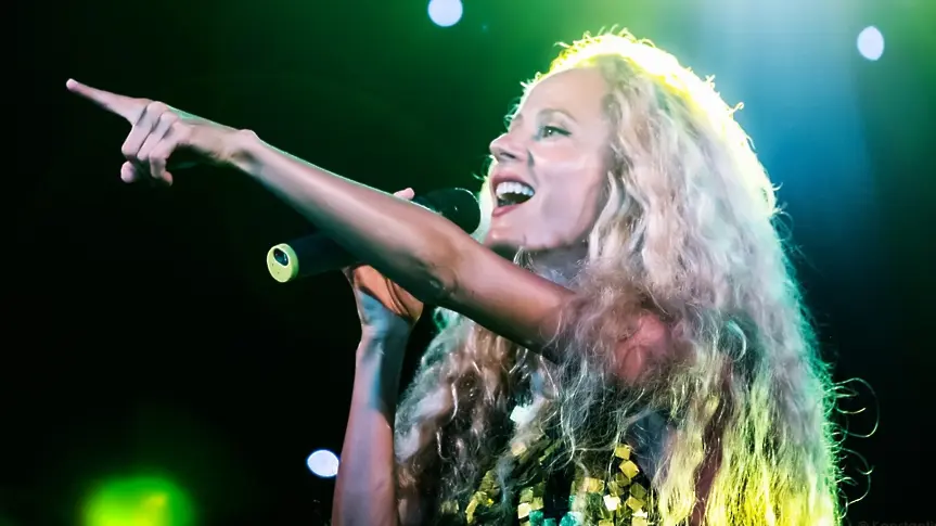 Деси Добрева: Докато бях в “Шоуто на Слави”, учех и 2 специалности, живеех насън