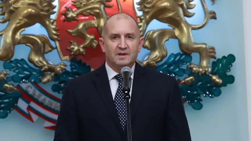 Радев: Управляващите изобретиха нов жанр, но то не може да скрие очевидното