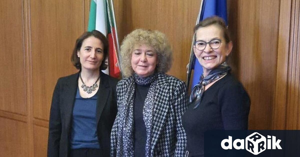 Посланиците на Франция и Германия се срещнаха в петък с