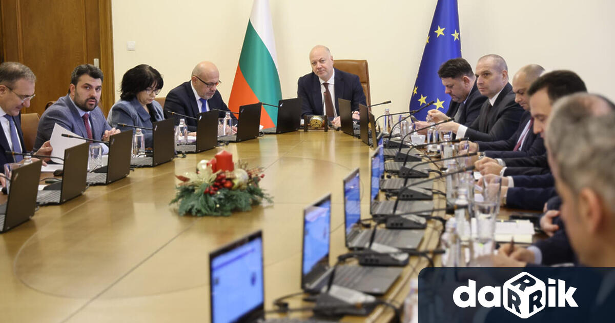 Демокрацията изисква умението да се чува и различното мнение дори