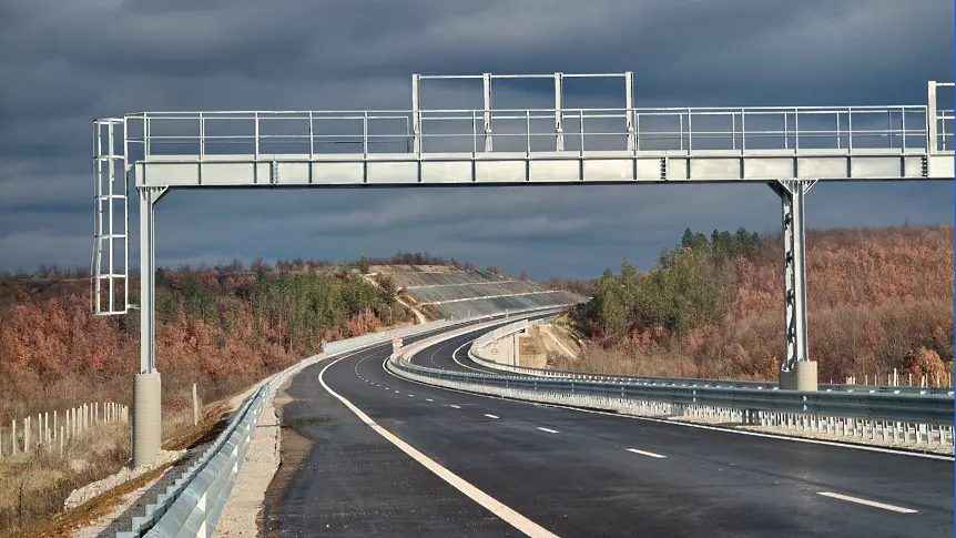 Тази събота пускат движението по новия 3 км участък от АМ „Хемус“ от п. в. „Дерманци“ до етапната връзка с път ІІІ-307 Луковит-Угърчин/СНИМКИ/