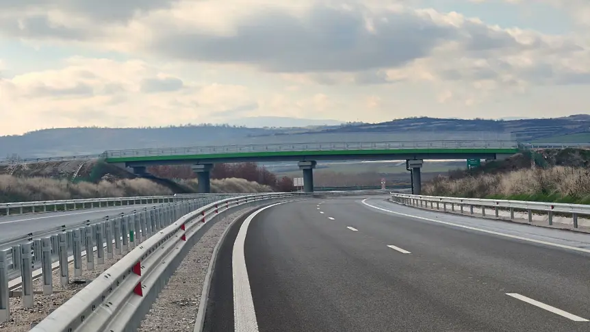 Тази събота пускат движението по новия 3 км участък от АМ „Хемус“ от п. в. „Дерманци“ до етапната връзка с път ІІІ-307 Луковит-Угърчин/СНИМКИ/