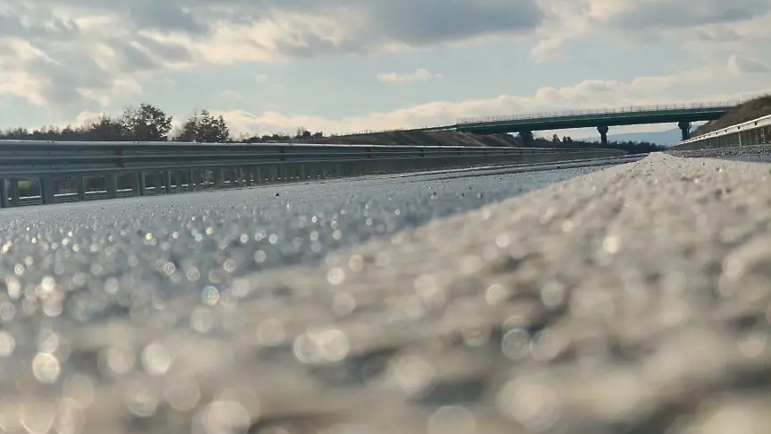 Тази събота пускат движението по новия 3 км участък от АМ „Хемус“ от п. в. „Дерманци“ до етапната връзка с път ІІІ-307 Луковит-Угърчин/СНИМКИ/