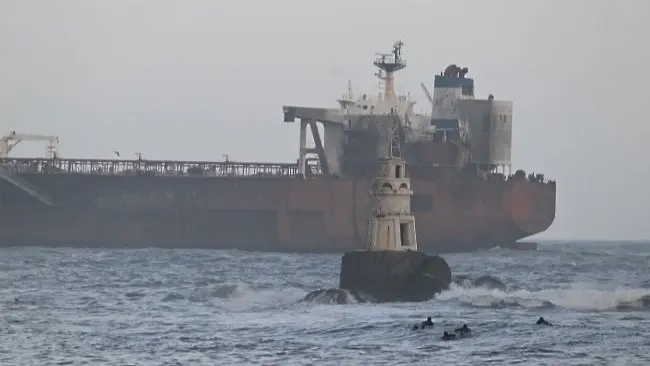 Блокираният танкер до Ахтопол: Моряк от екипажа с разказ как изглежда корабът отвътре