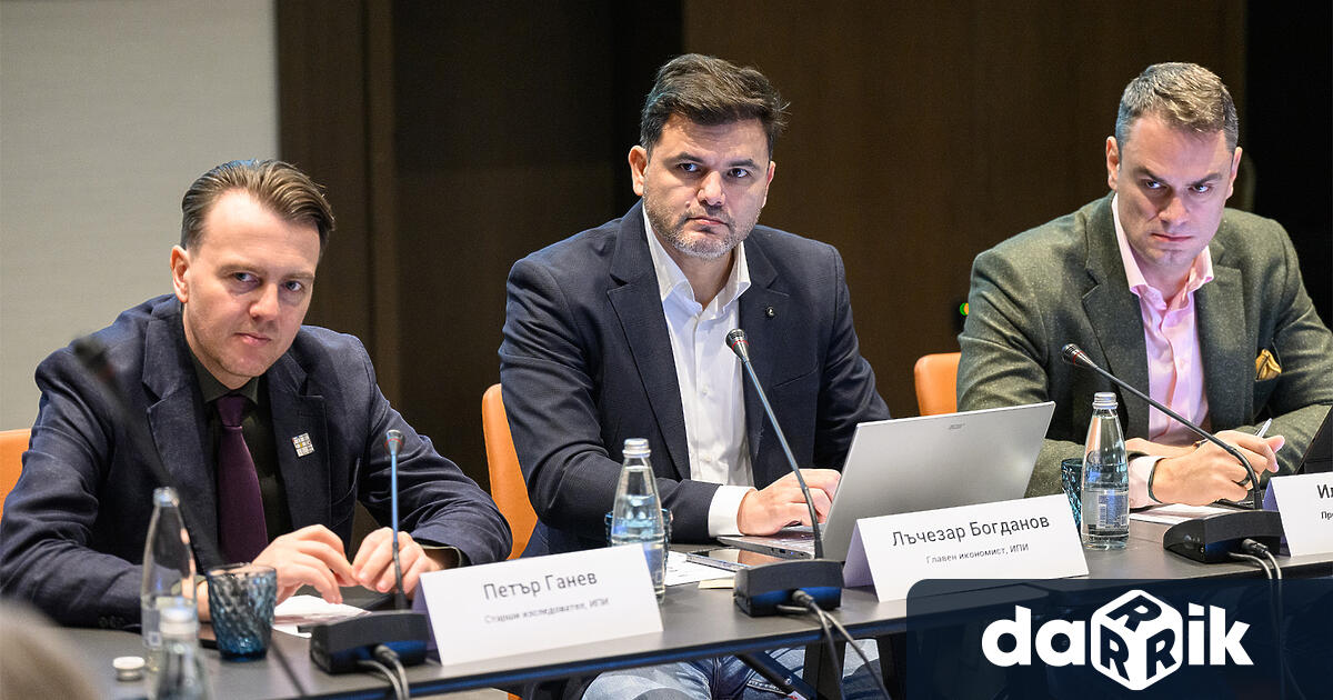 Разходите на държавата растат по бързо от приходите и изтласкват бюджетния