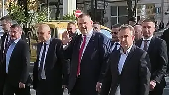 Пеевски в Кърджали ден преди контрапротеста, полицията отцепи целия център