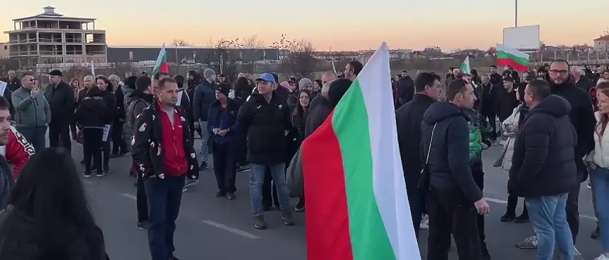 Протест блокира Околовръстното на Пловдив с искане за незабавно премахване на мантинелите и разширяване на пътя