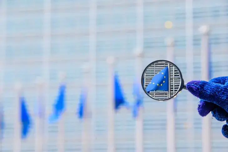 Европейската комисия иска решението за заема за Украйна да бъде взето по спешна процедура и с мнозинство, а не с единодушие