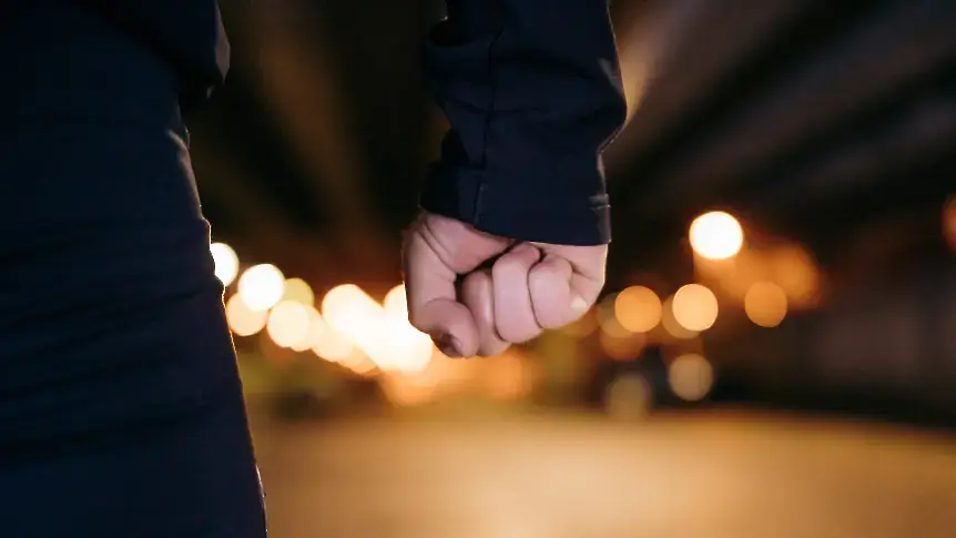 Задържаха двама за побои над възрастни мъж и жена, които са с опасност за живота