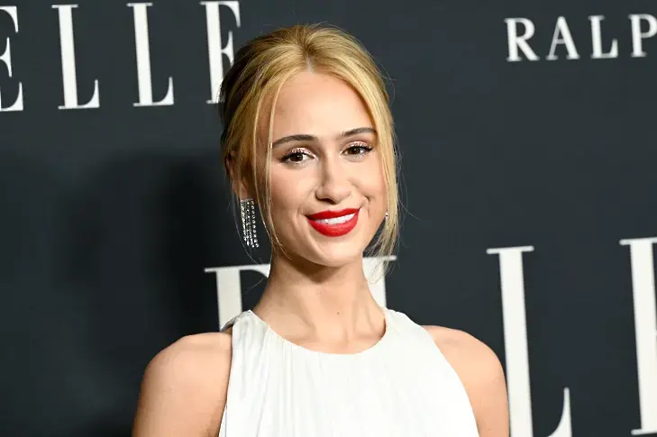 Мария Бакалова се върна у дома, за да подкрепи протестите