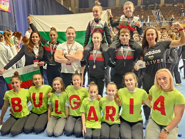Злато за акробати от СК „Стефан Данчев“ от Международен турнир в Будапеща