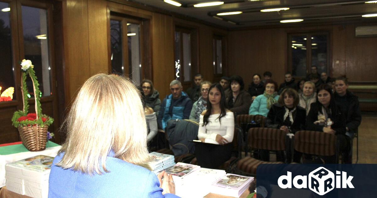 В малката зала на НЧ Съгласие Напредък 1870 в Котел се