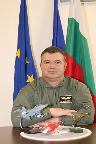 Поздрав за студентския празник от началника на ВВВУ „Георги Бенковски“, бриг. генерал Юлиян Радойски