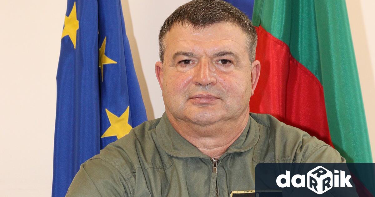 Поздрав за студентския празник 8 ми декемвриот началника на ВВВУ