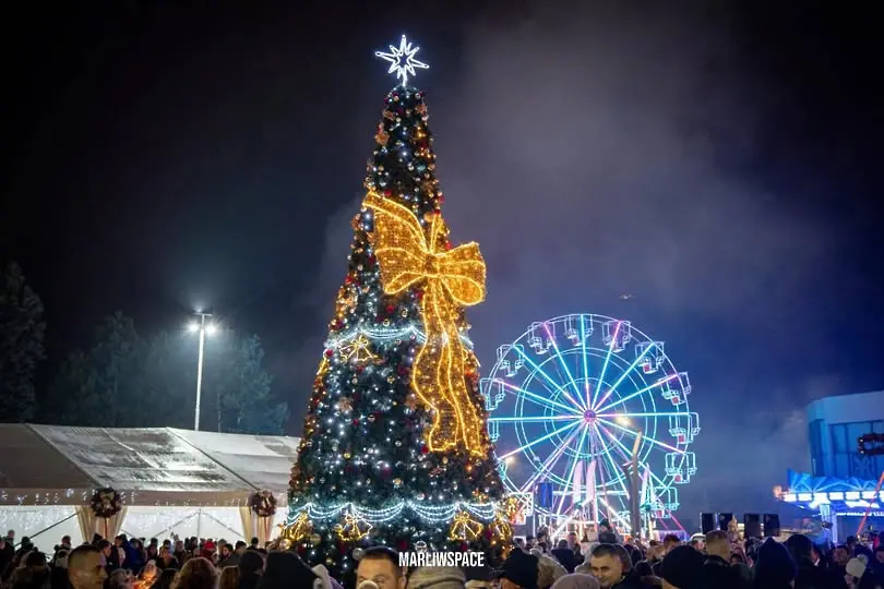 Празнично шествие и богата програма за запалването на светлините на коледната елха