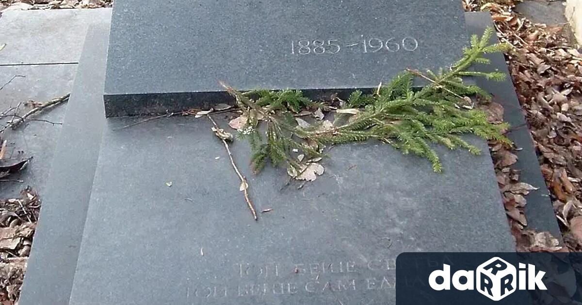 Вандали счупиха десетки паметни плочи в Централните софийски гробища съобщава