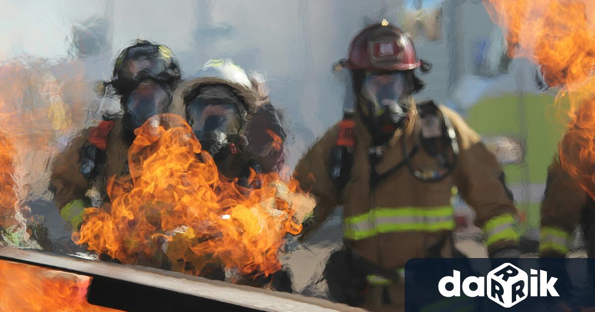 Голям пожар гори във фабрика в турския град Къръккале който