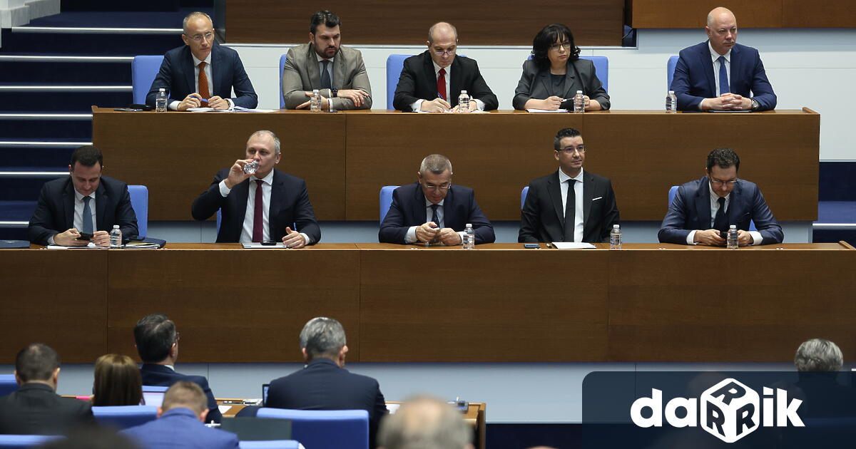 Парламентът ще гласува по проекторешението за недоверие към кабинета Желязков