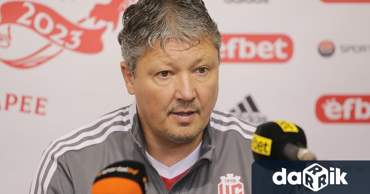 Семейството на футболната звезда Любослав Пенев благодариза подкрепата чрез страницата