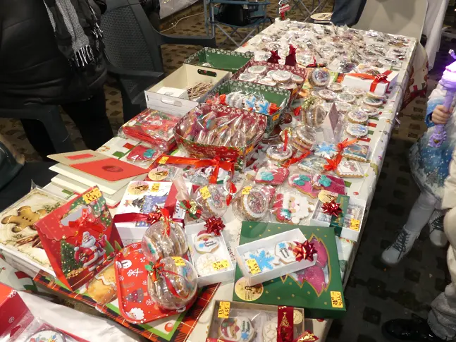 Коледният базар в Нова Загора бе празнично открит