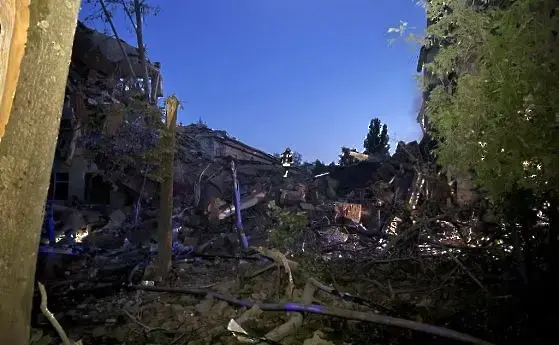 Руски атаки с дронове прекъснаха електрозахранването в град Суми