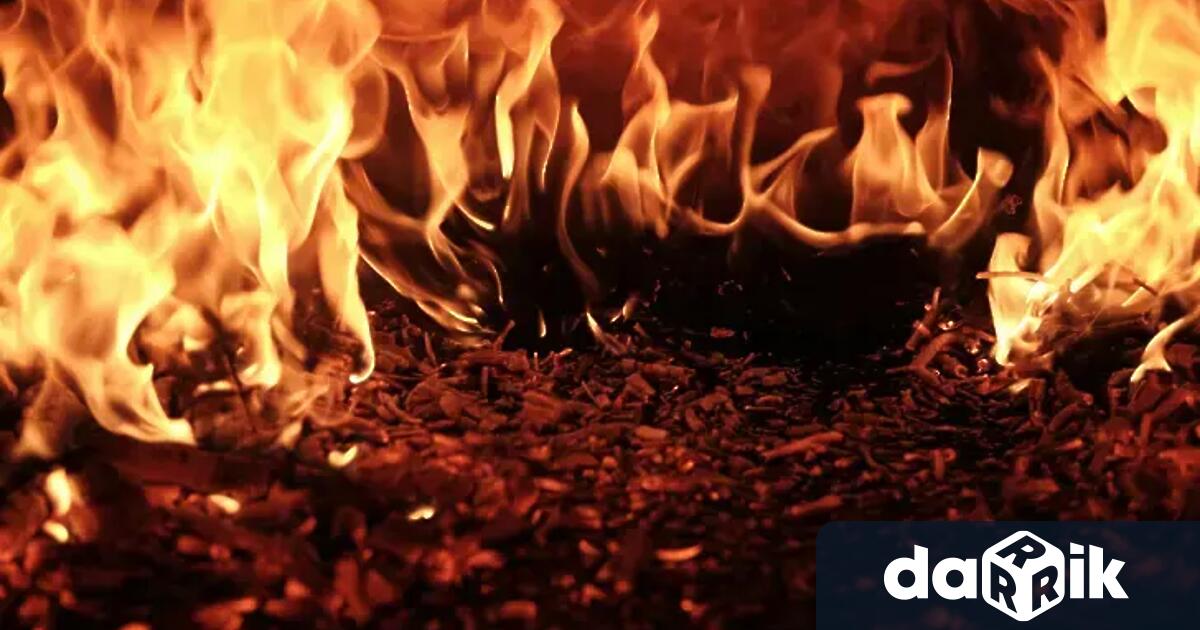 Опустошителен пожар в жилищна сграда в истанбулската община Пендик е