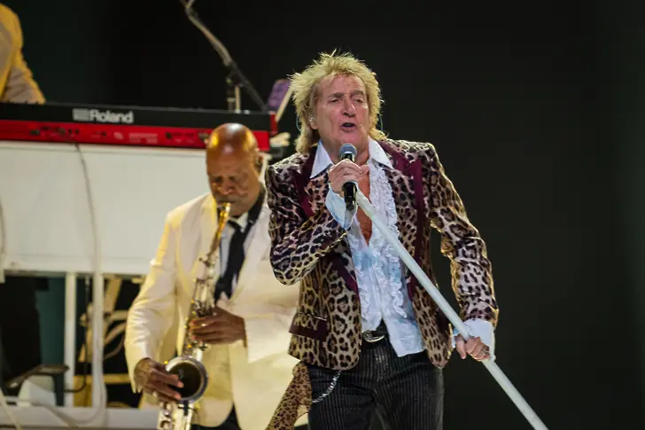 Рок иконата Род Стюарт остави София без дъх с незабравим концерт