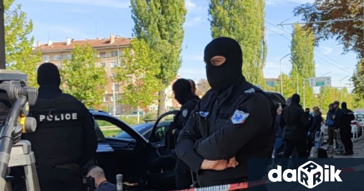 Полицейскаакция срещу финансирането на протестите от 1 декември провежда отряд