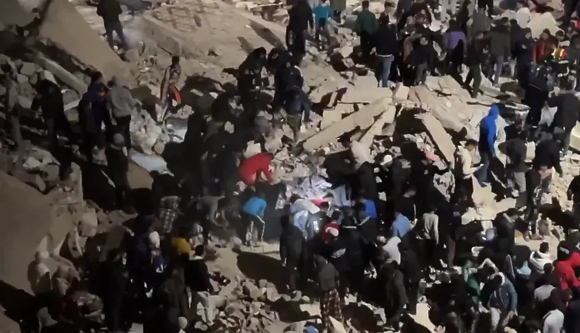 Две сгради се срутиха в Мароко, най-малко 19 души са загинали (ВИДЕО)