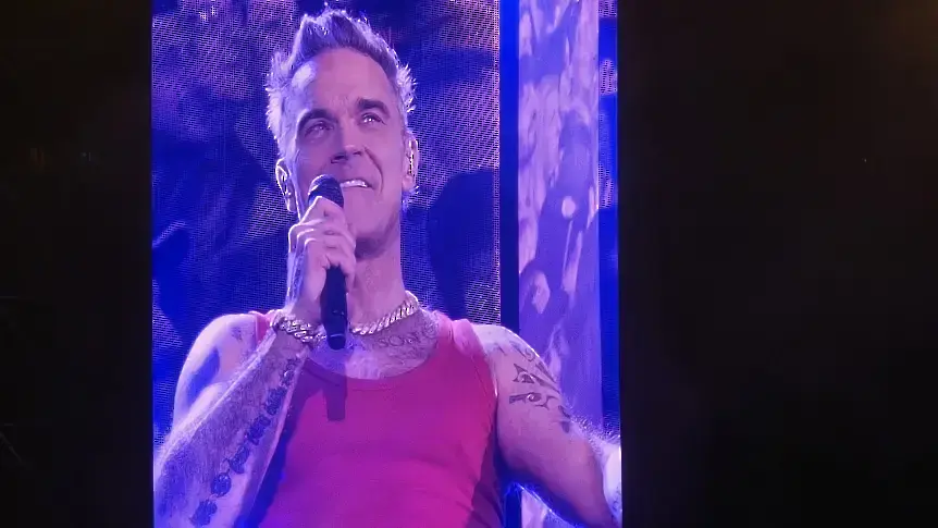 Пуснаха под парични гаранции отстранените инспектори от ДАИ, взели подкуп от екипа на Роби Уилямс