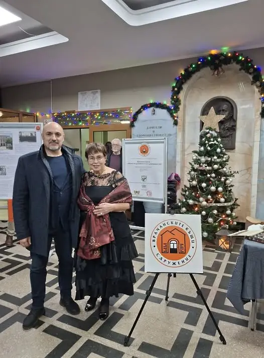 Изложба на  сдружение "Врачанските къщи"е подредена в Читалище"Развитие" 