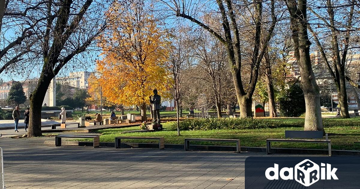 В петък на повечето места ще преобладава облачно време Сутринта