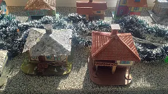 Самобитен творец подреди в Община Мездра изложба на макети