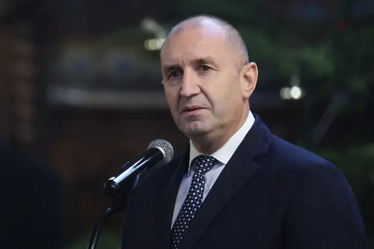 Консултациите при президента продължават във вторник