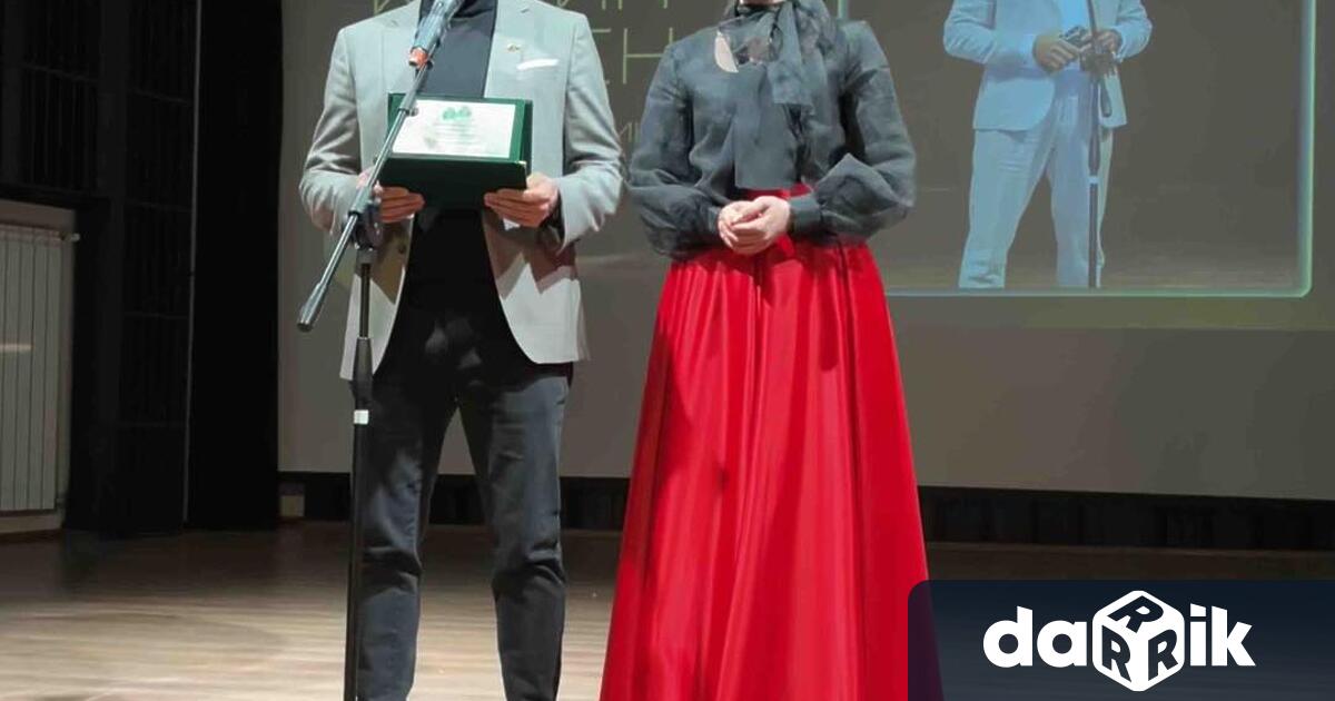 На официална церемония бе отбелязан приносът на личности и организации