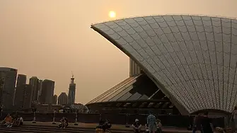 Най-малко 10 жертви след стрелба на празненство за Ханука на плажа Бонди в Сидни