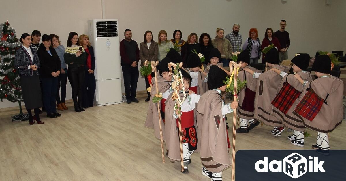 В навечерието на коледно новогодишните празници днес в Конферентния център