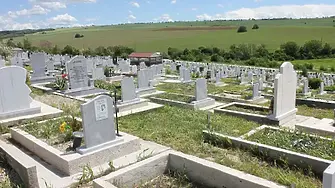 До 10 години затвор за мъж, потрошил 215 надгробни плочи в София