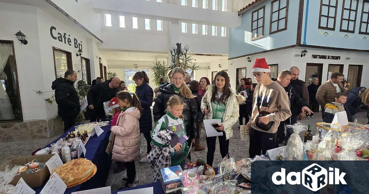 3120 лева успя да събере благотворителният коледен базар С вяра