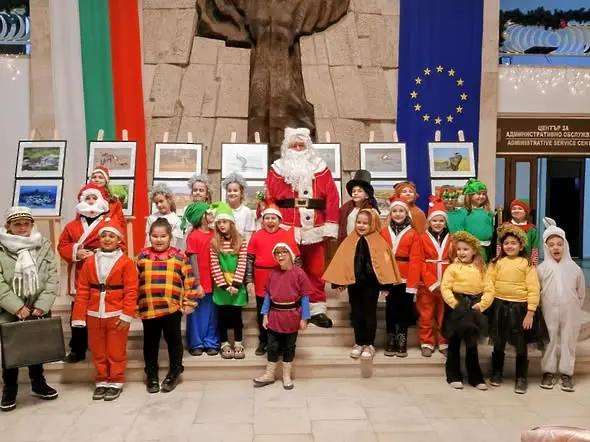 Предпразнични емоции подари Коледари в Севлиево и този уикенд