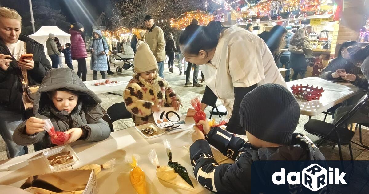 Близо 200 деца и родители се включиха в Коледната работилница