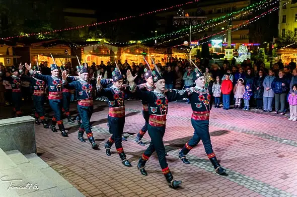 Предпразнични емоции подари Коледари в Севлиево и този уикенд
